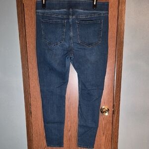 Old Navy Rockstar Mid-Rise Skinny Jeggings